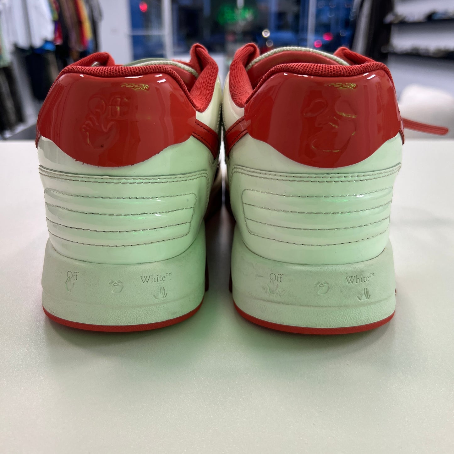 Off-White Out of Office Low White
Red (Used)(No Box)