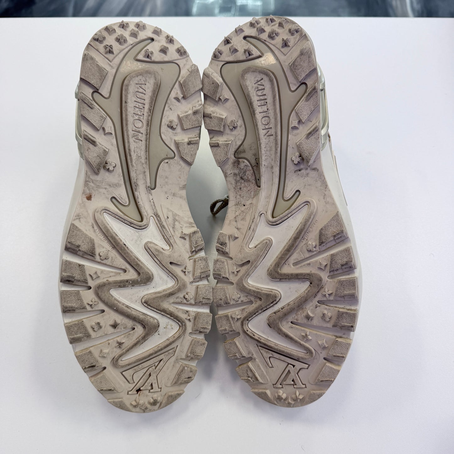 LOUIS VUITTON Runner Tatic Sneakers
'Beige' (USED NO BOX)