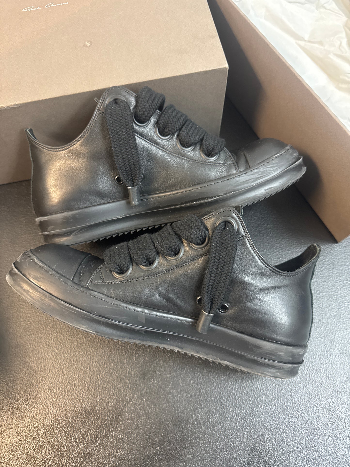 Rick Owens Lido Jumbo Laced Low
Black (USED)