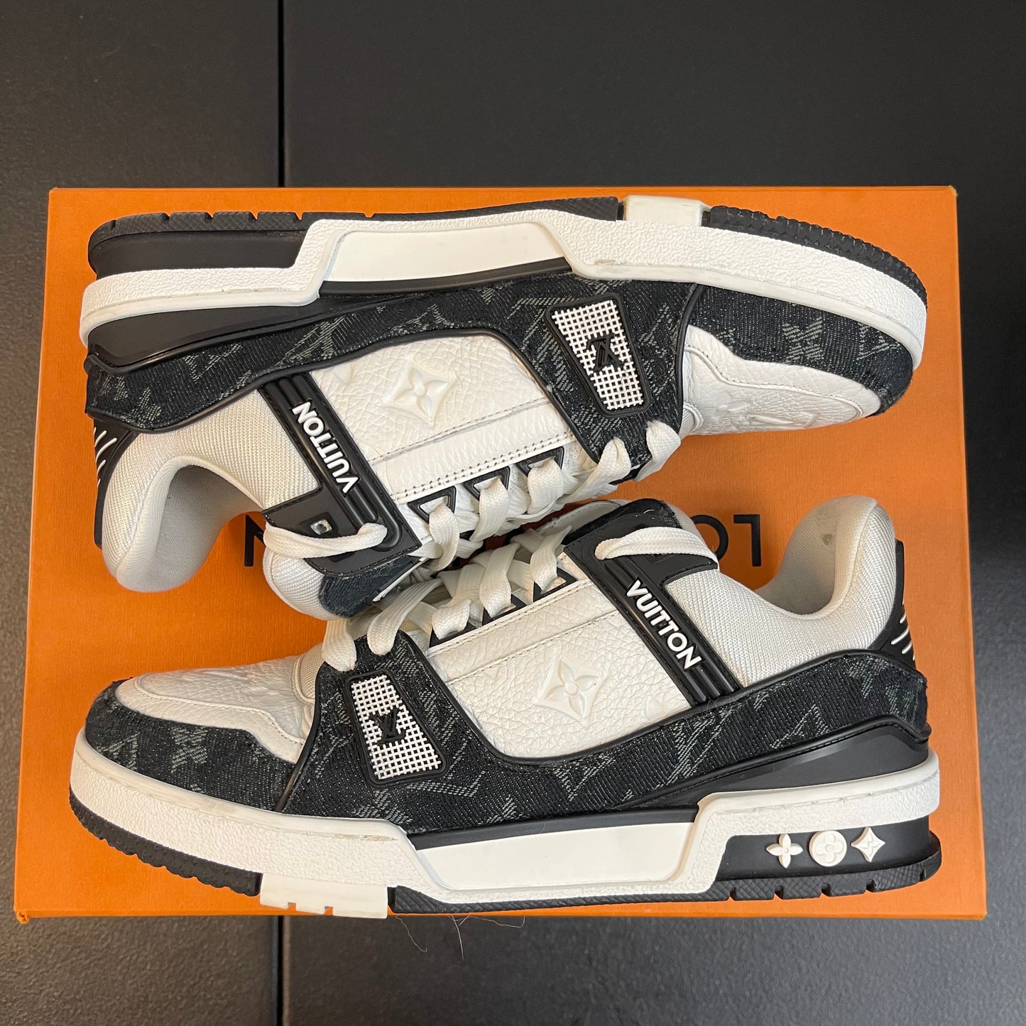 Louis Vuitton Trainer 'Denim Noir' (USED)