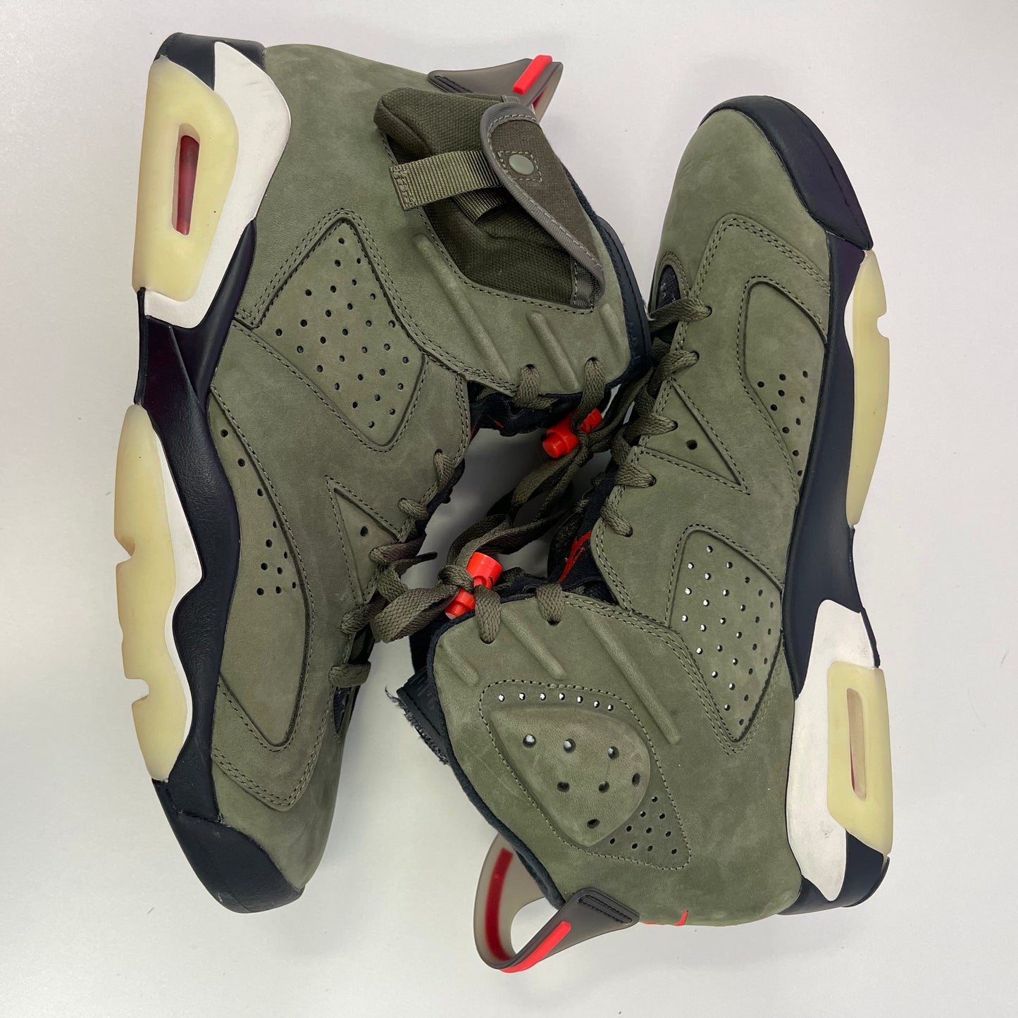 Travis Scott x Air Jordan 6 Retro
'Olive' (USED NO BOX)