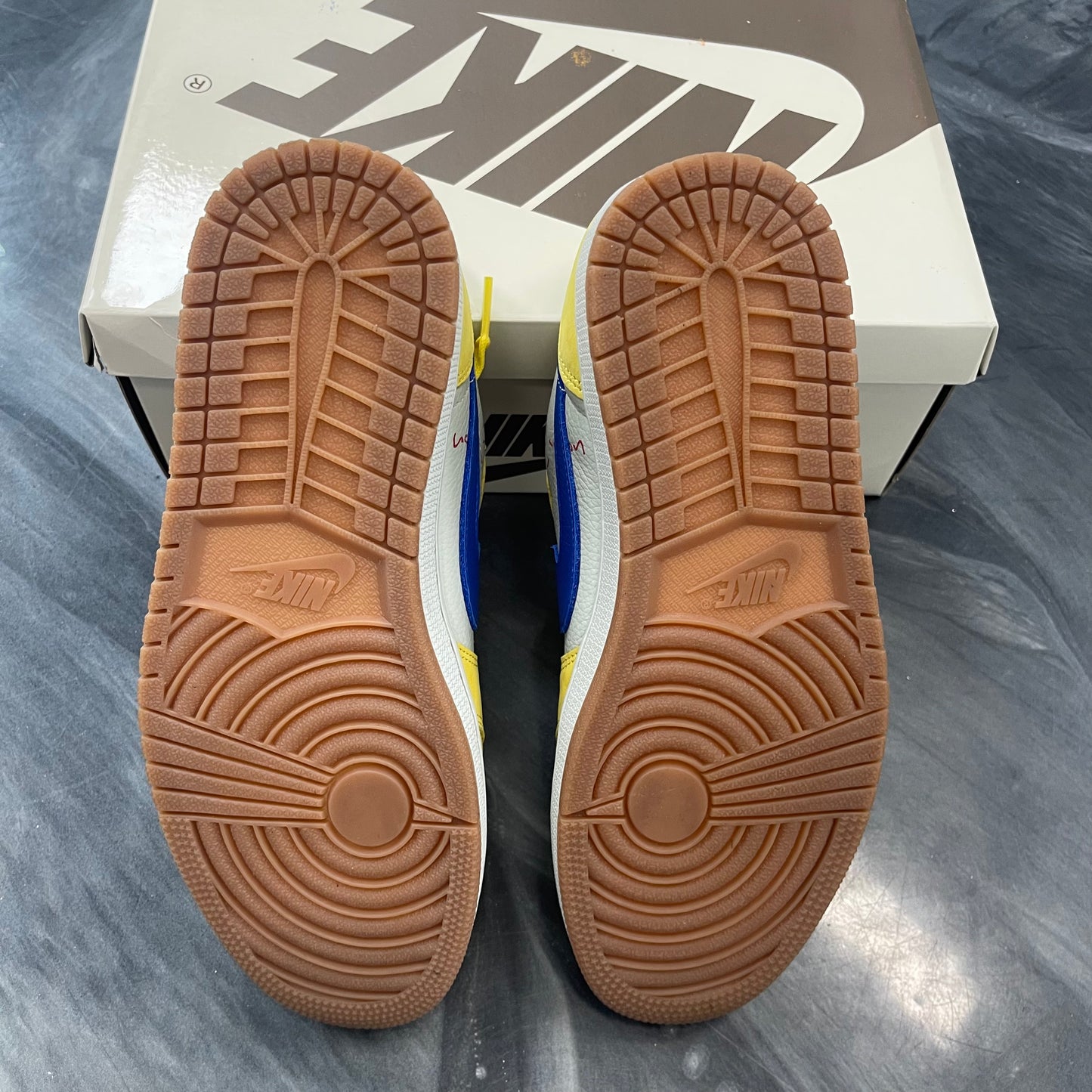 Travis Scott X Jordan 1 Retro Low OG SP 'Canary' (USED)