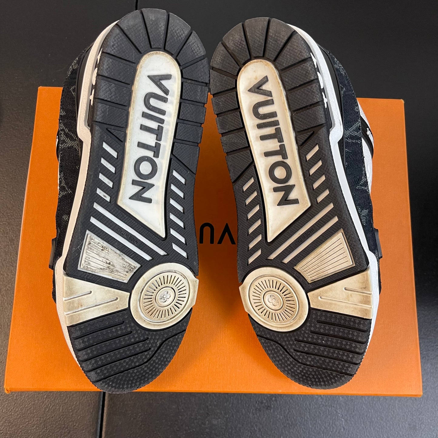 Louis Vuitton Trainer 'Denim Noir' (USED)