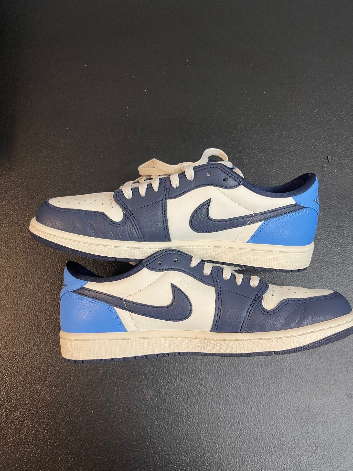 Jordan 1 Low OG Obsidian UNC (USED)