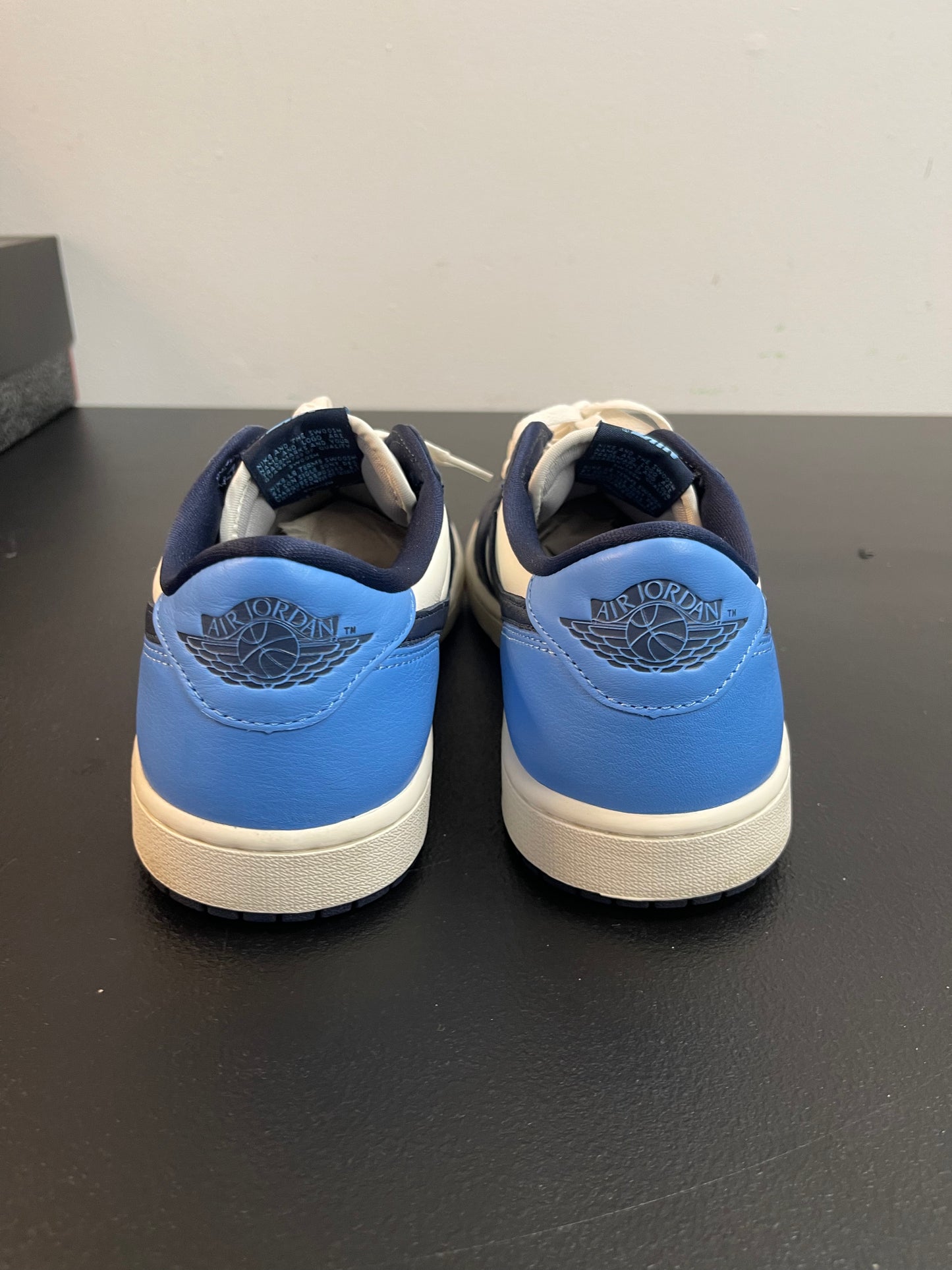 Jordan 1 Low OG Obsidian UNC (USED)