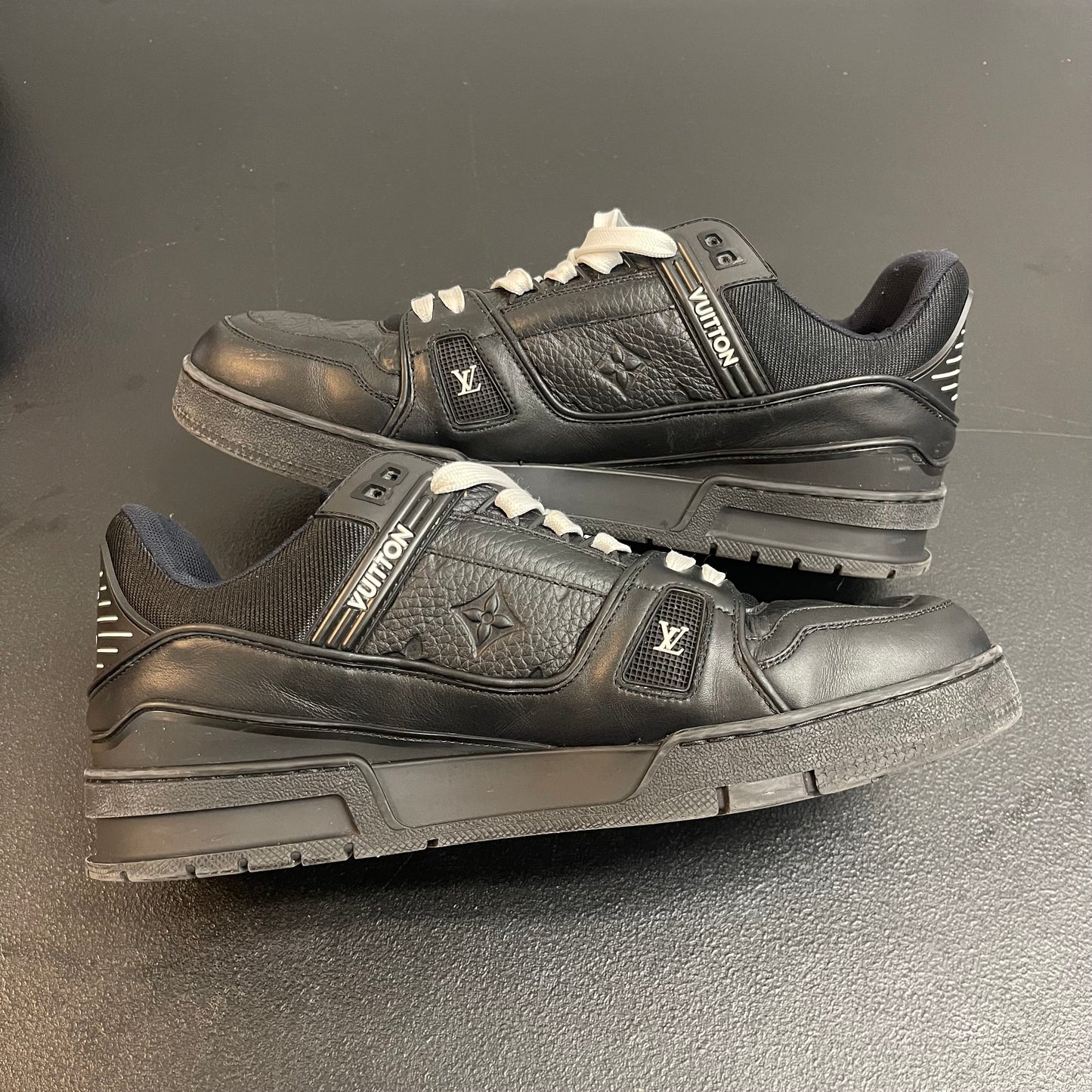 Louis Vuitton Trainer Black/White (USED) (NO BOX)