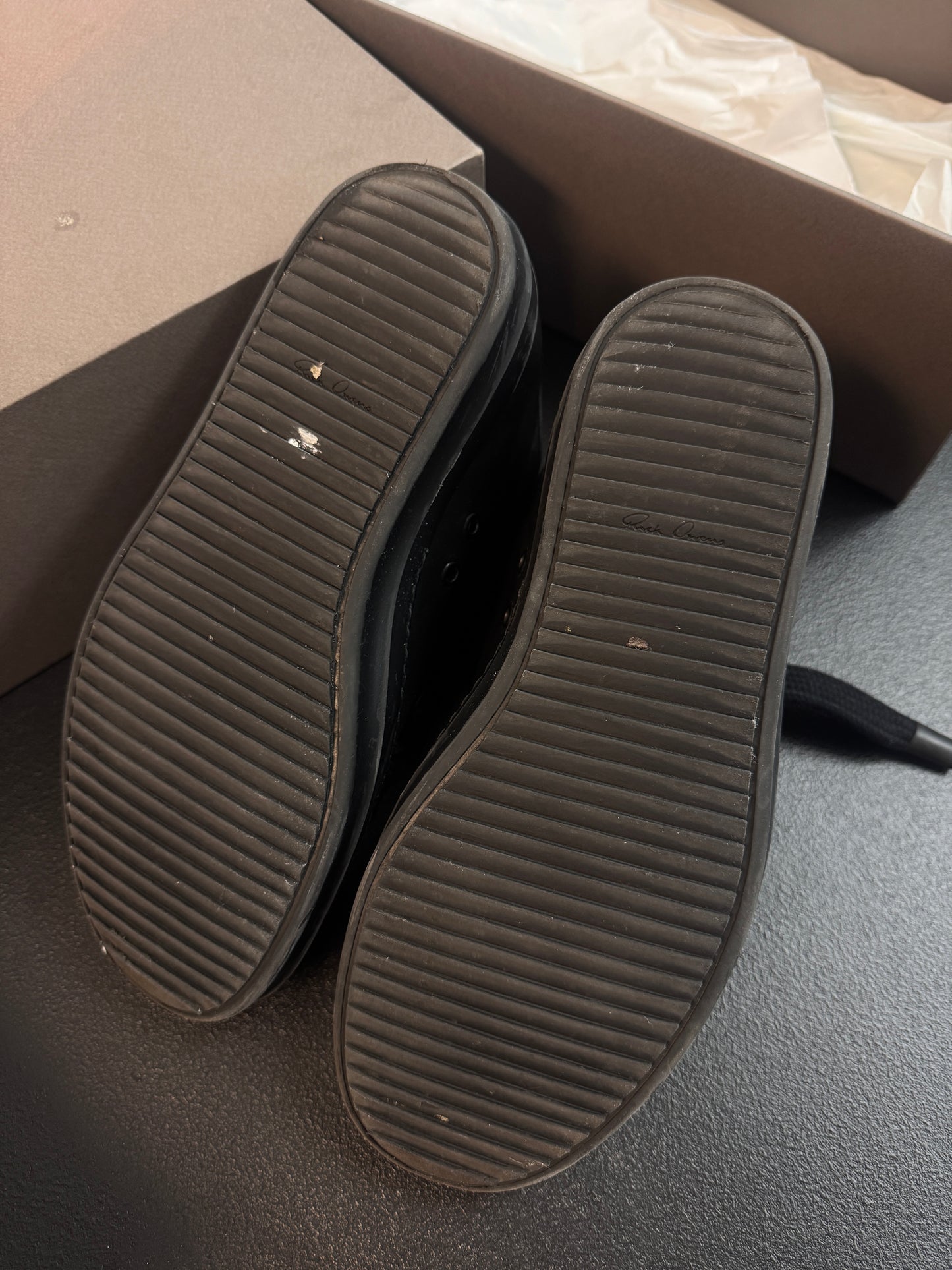 Rick Owens Lido Jumbo Laced Low
Black (USED)