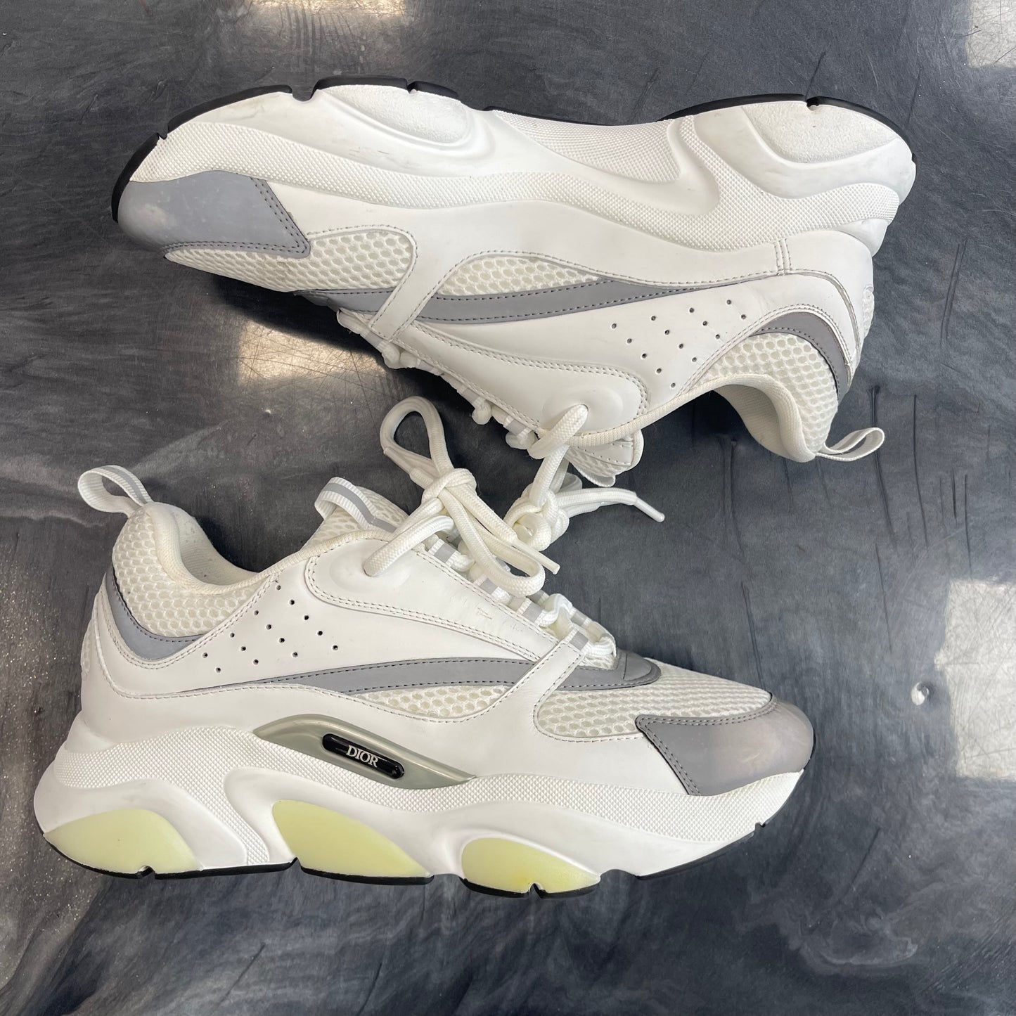 Dior White Silver B22 (USED)