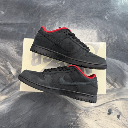 Supreme x Nike Dunk Low SB
Black 94’ (USED)