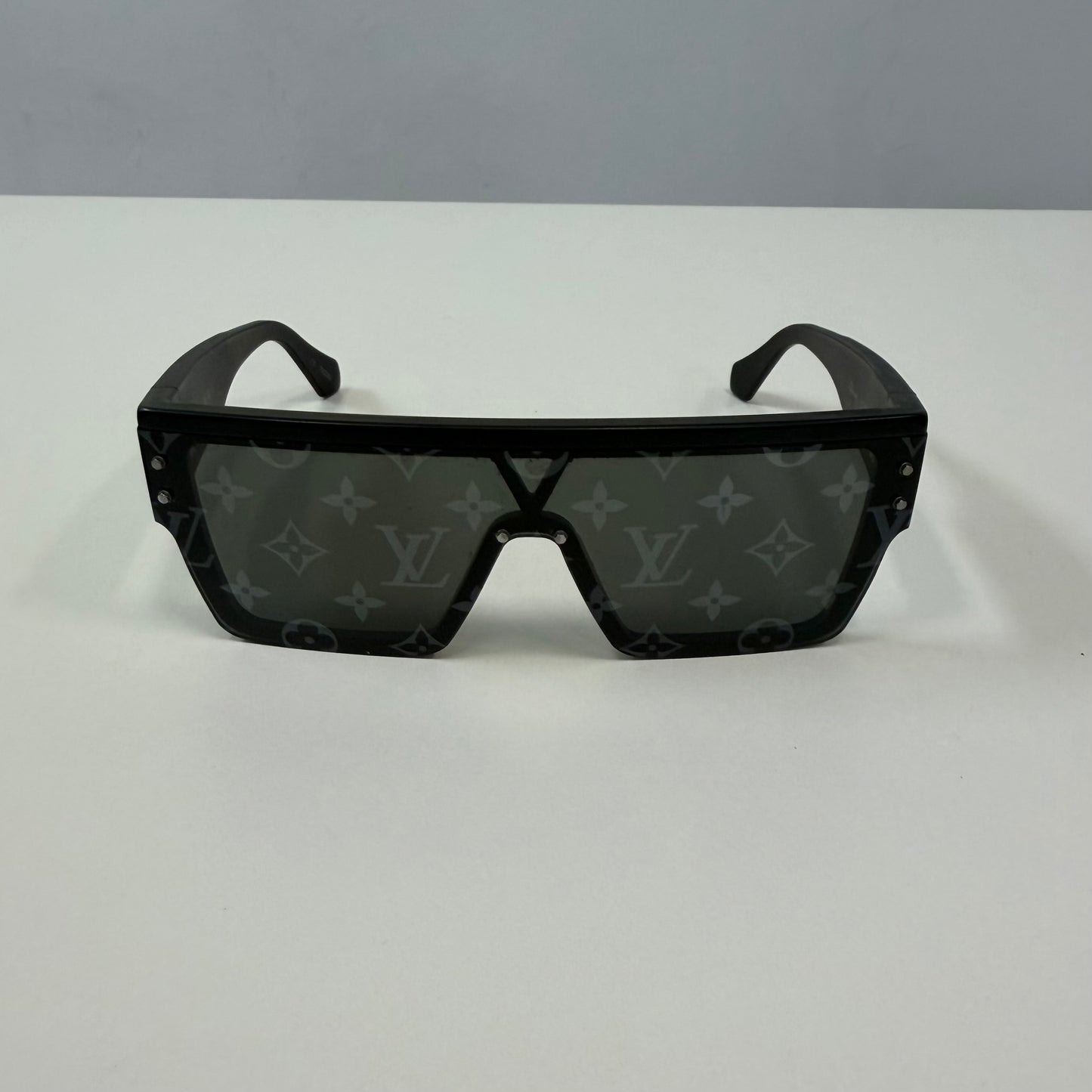 Louis Vuitton Waimea L Sunglasses