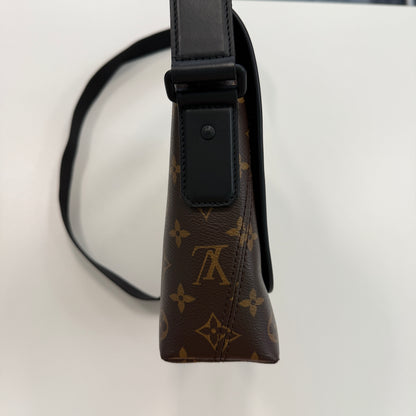 Louis Vuitton Monogram Macassar Canvas Magnetic Messenger