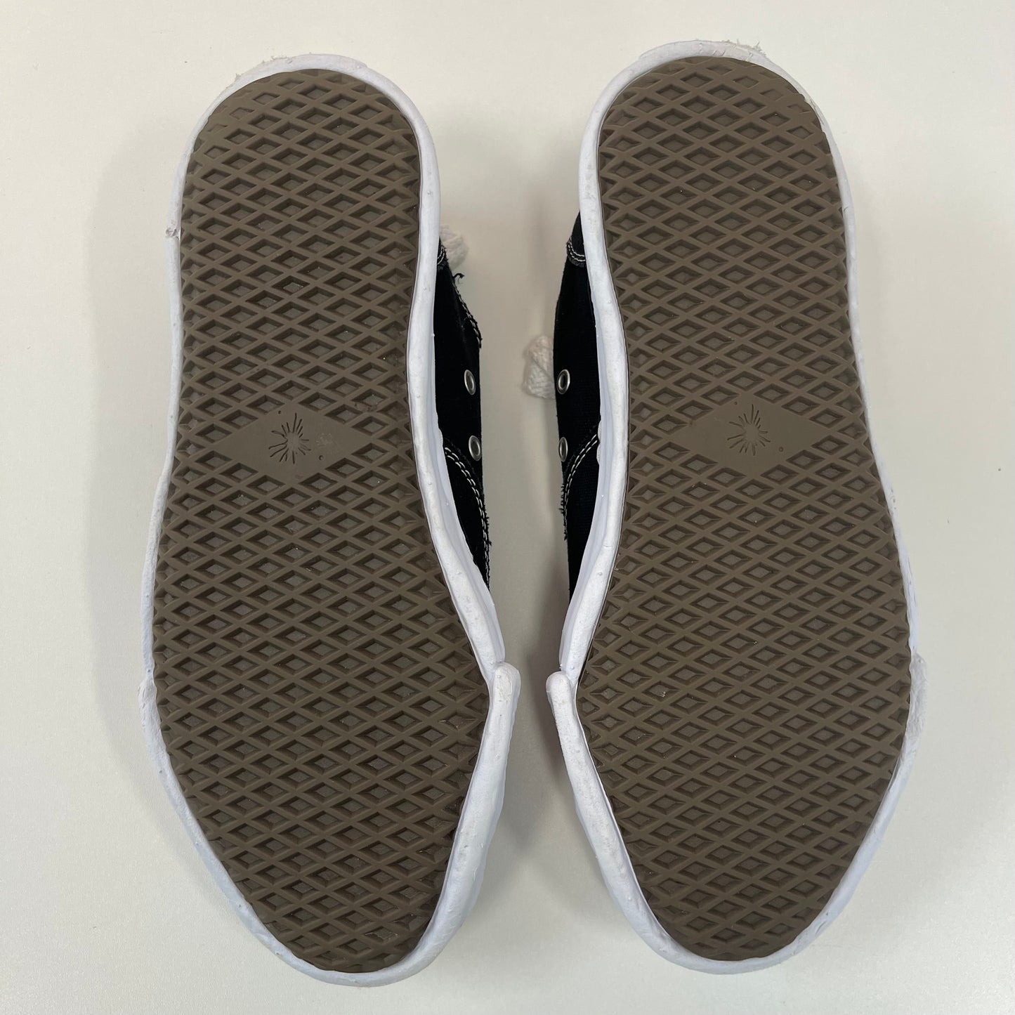 Maison Mihara Yasuhiro Peterson
OG Sole Canvas Low Black (Used)