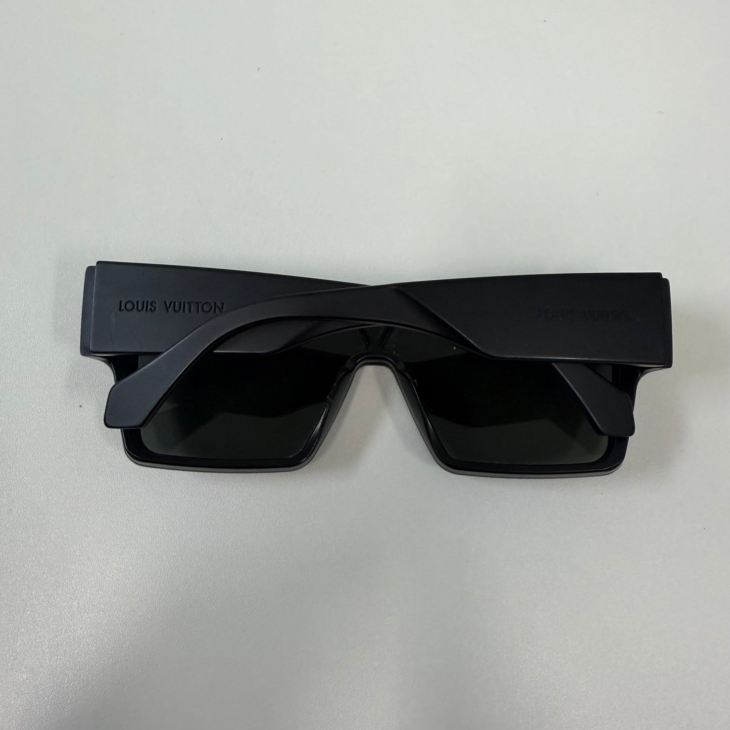 Louis Vuitton Waimea L Sunglasses