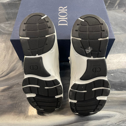 Dior White Silver B22 (USED)