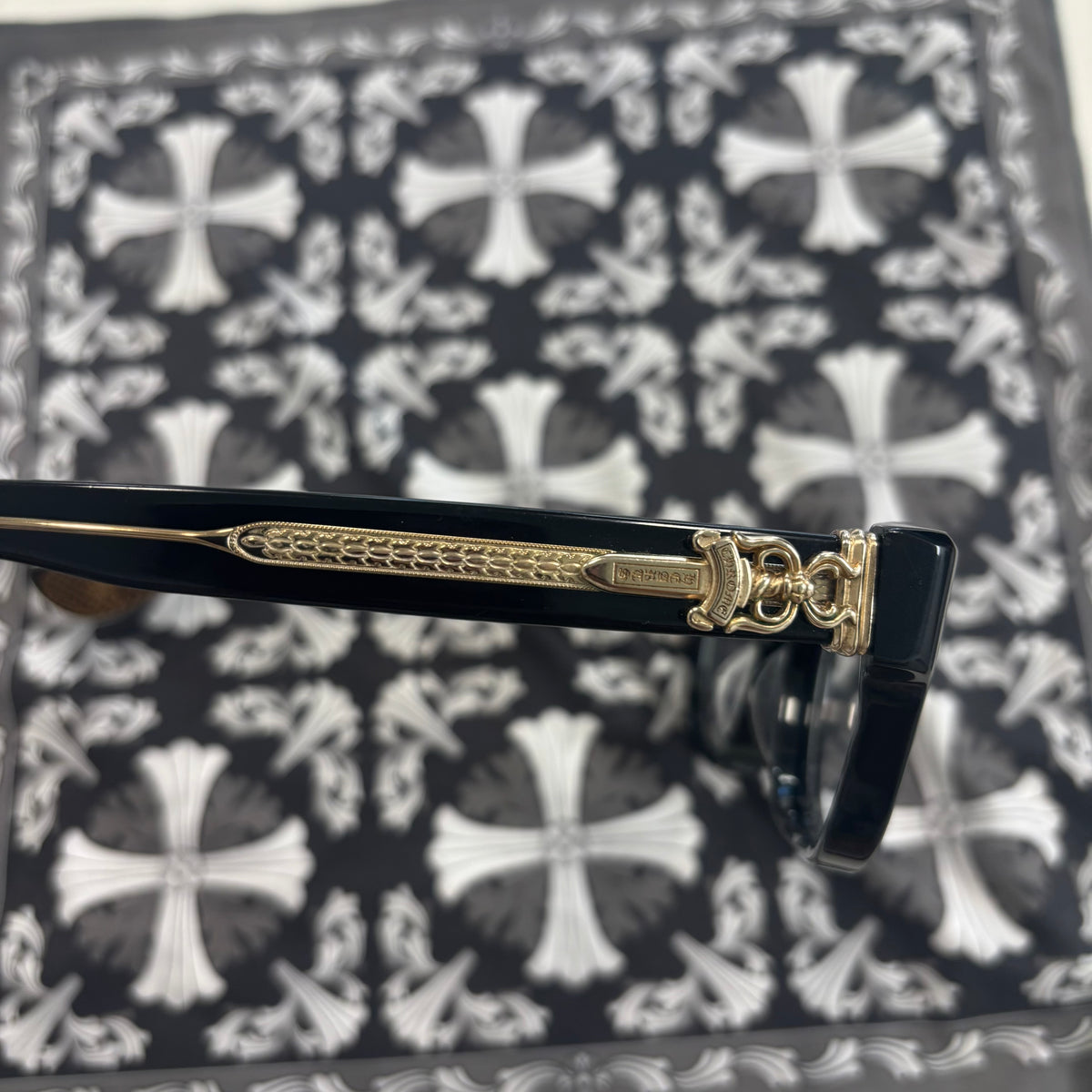Chrome Hearts Cuntvoluted Black
18K Gold Plated Eye Glasses