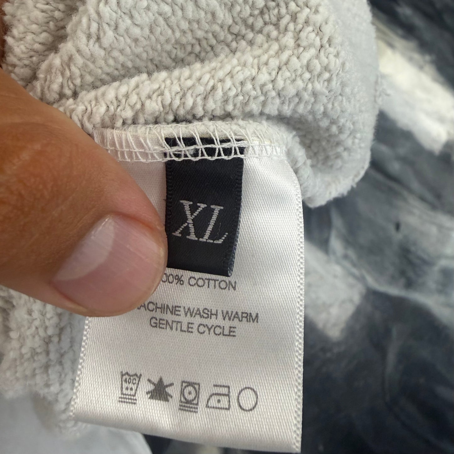 ERD Thrilling Raglan Sweatshirt