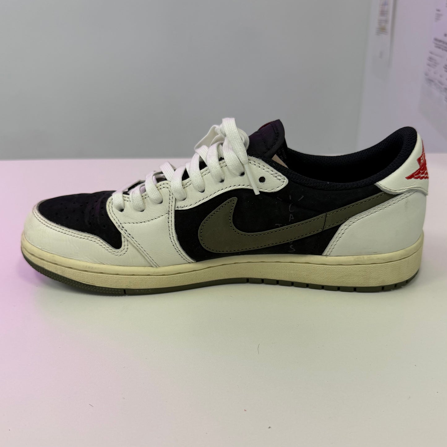 Jordan 1 Low Travis Scott Olive OG (Black Friday)(USED NO BOX)