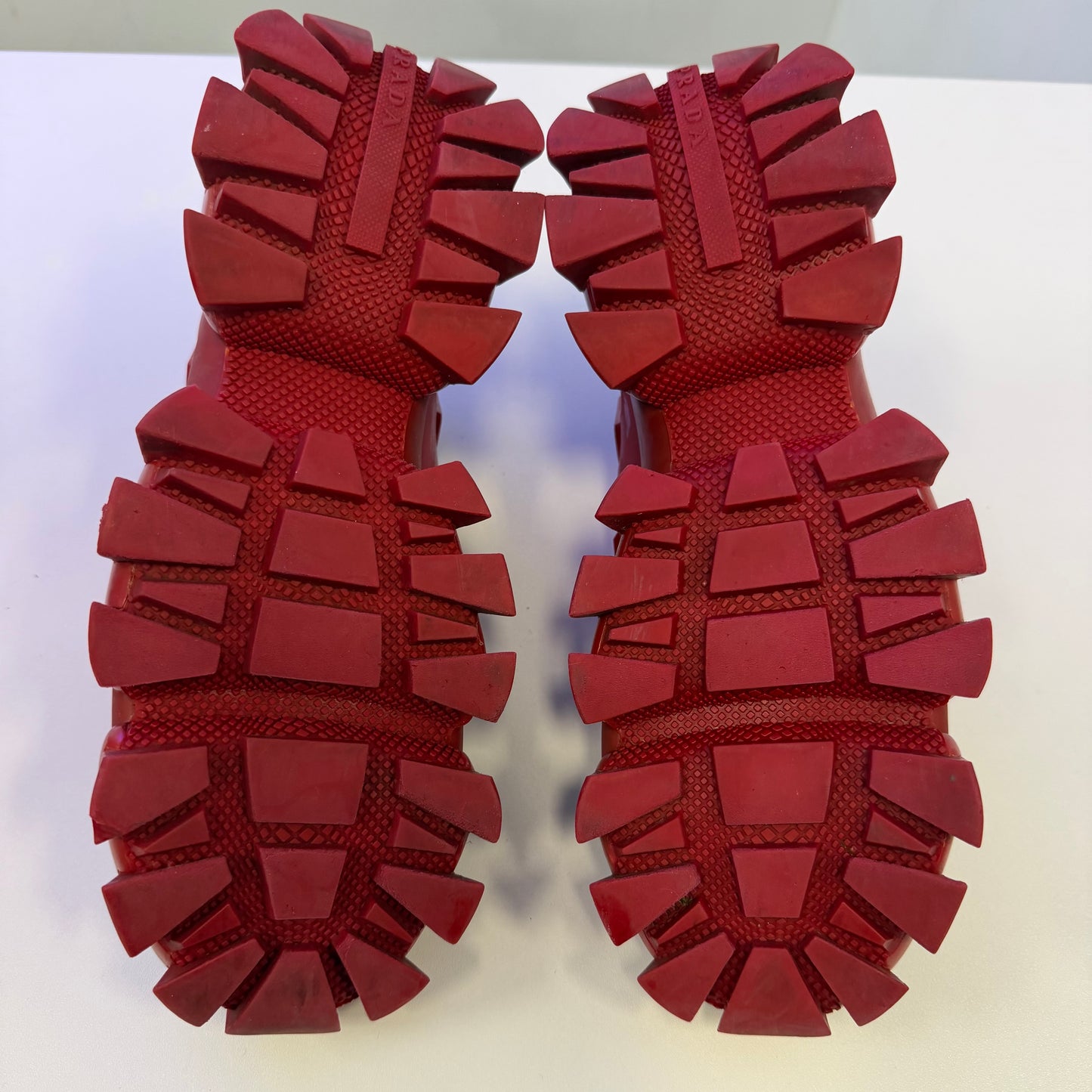 Prada Cloudbust Thunder knit RED/BLACK (USED) (NO BOX)