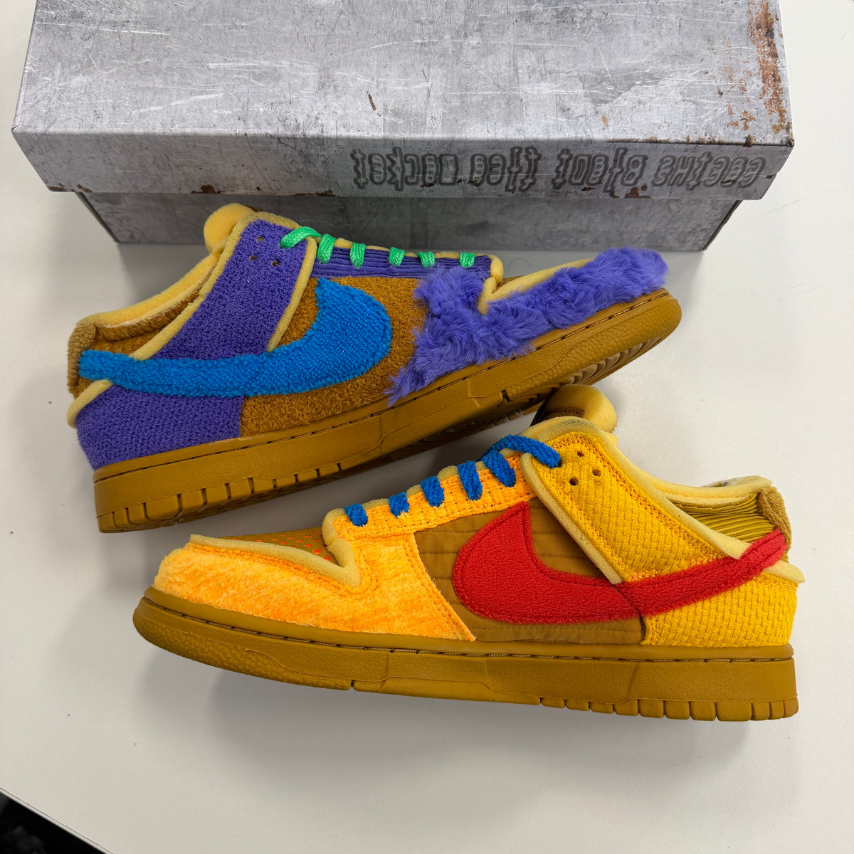 Nike Dunk Low Cactus Plant Flea Market Swamp Sponge Psychic Purple (Used) sneakers - view 3