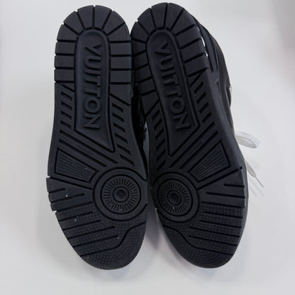 Louis Vuitton Trainer 'Embossed Monogram - Black'