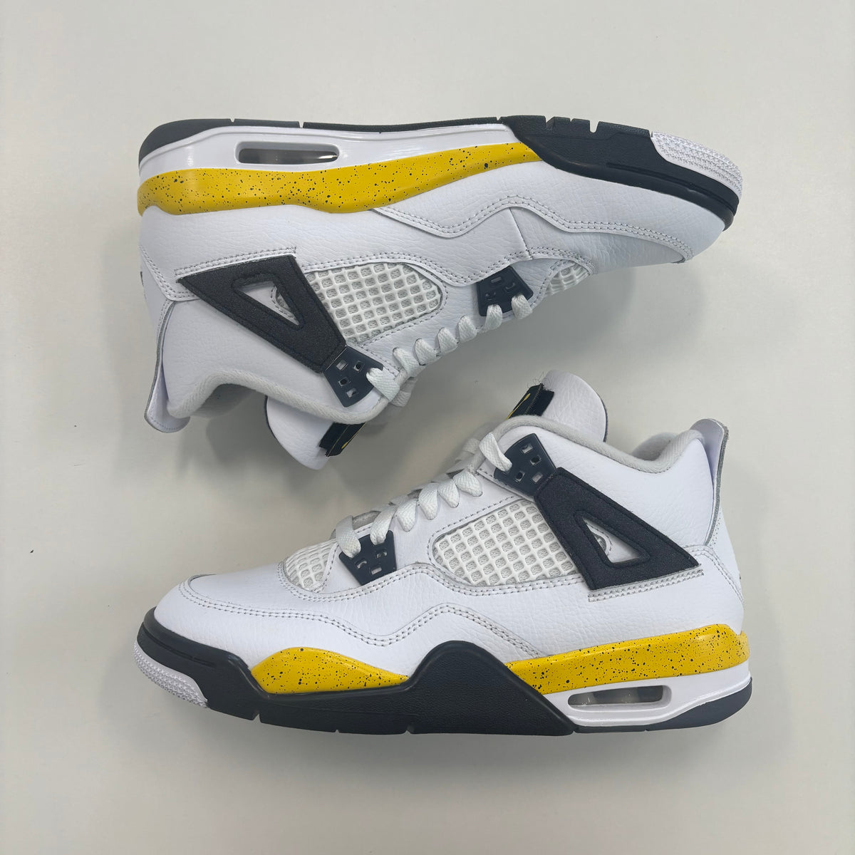 Air Jordan 4 Retro Tour Yellow