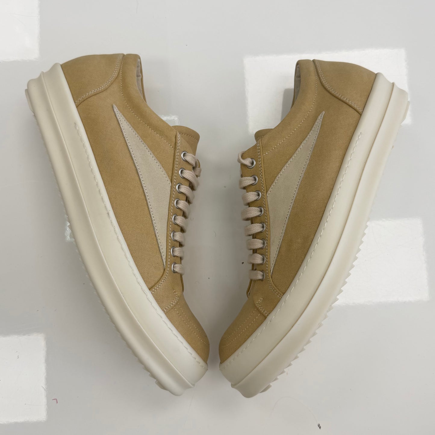 Rick Owens DRKSHDW Hollywood
Vintage Low Parchment Milk