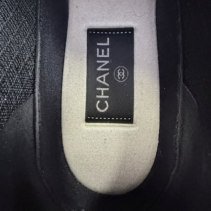 Chanel Runner Foam Black/Pink (USED NO BOX)