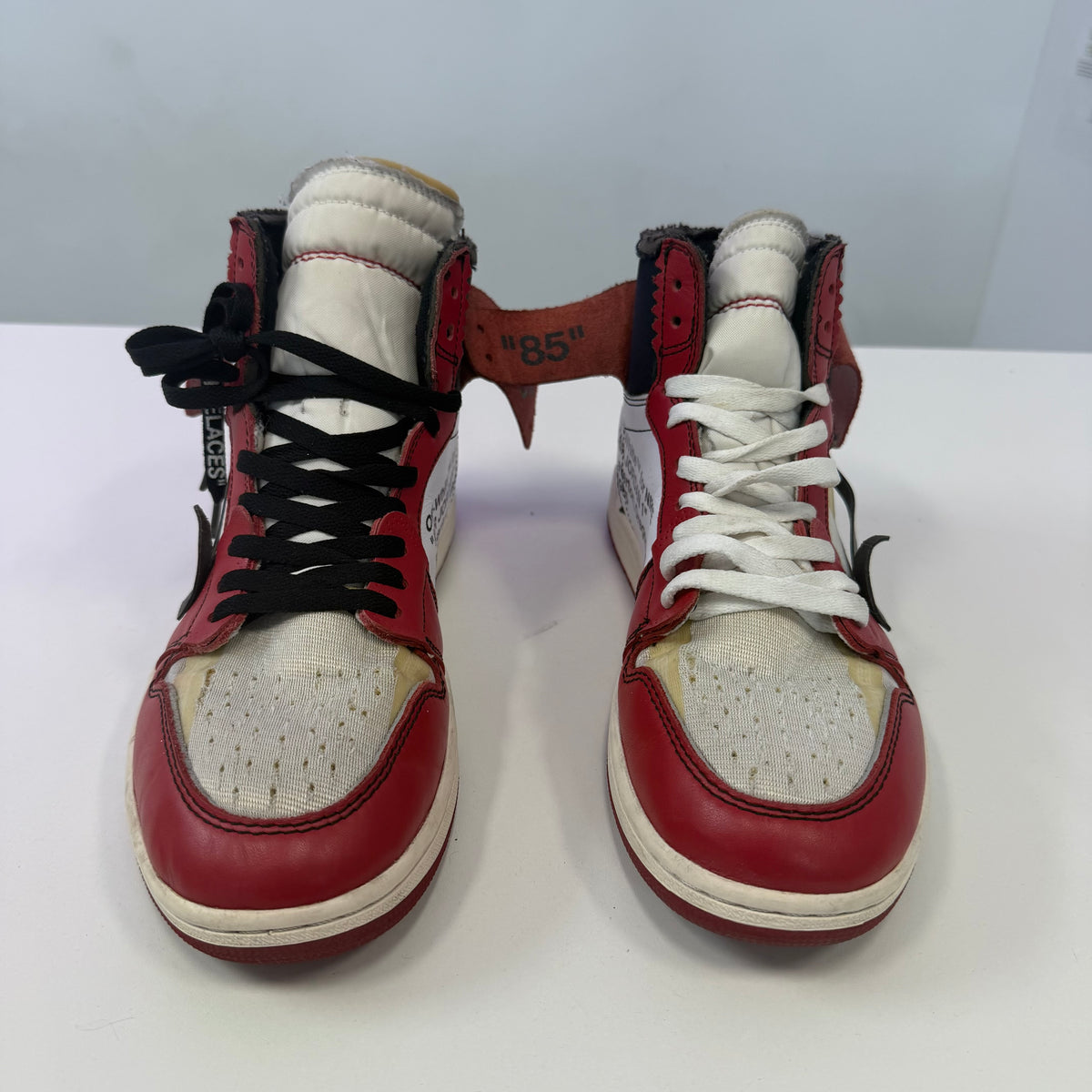 Off-White x Air Jordan 1 Retro High
OG Chicago (USED) (NO BOX)