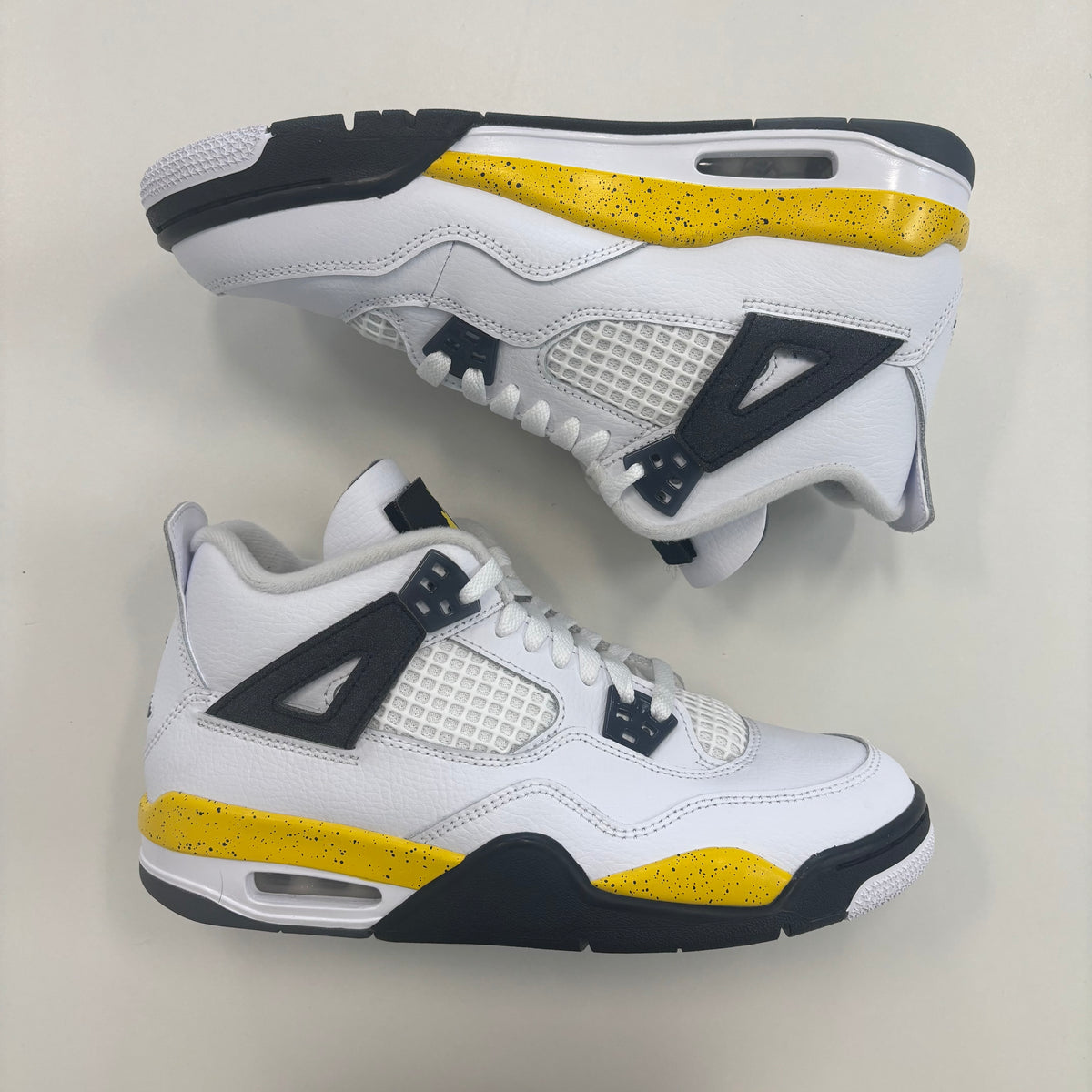 Air Jordan 4 Retro Tour Yellow