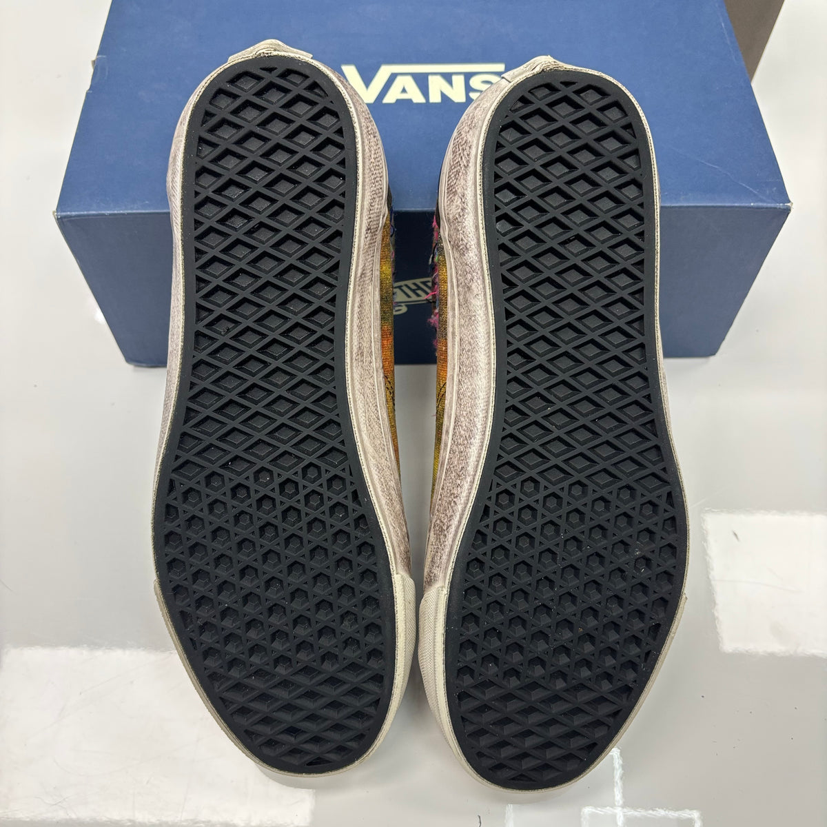 Vans Old Skool 36 LX Souvenir
Warm Brown (USED)
