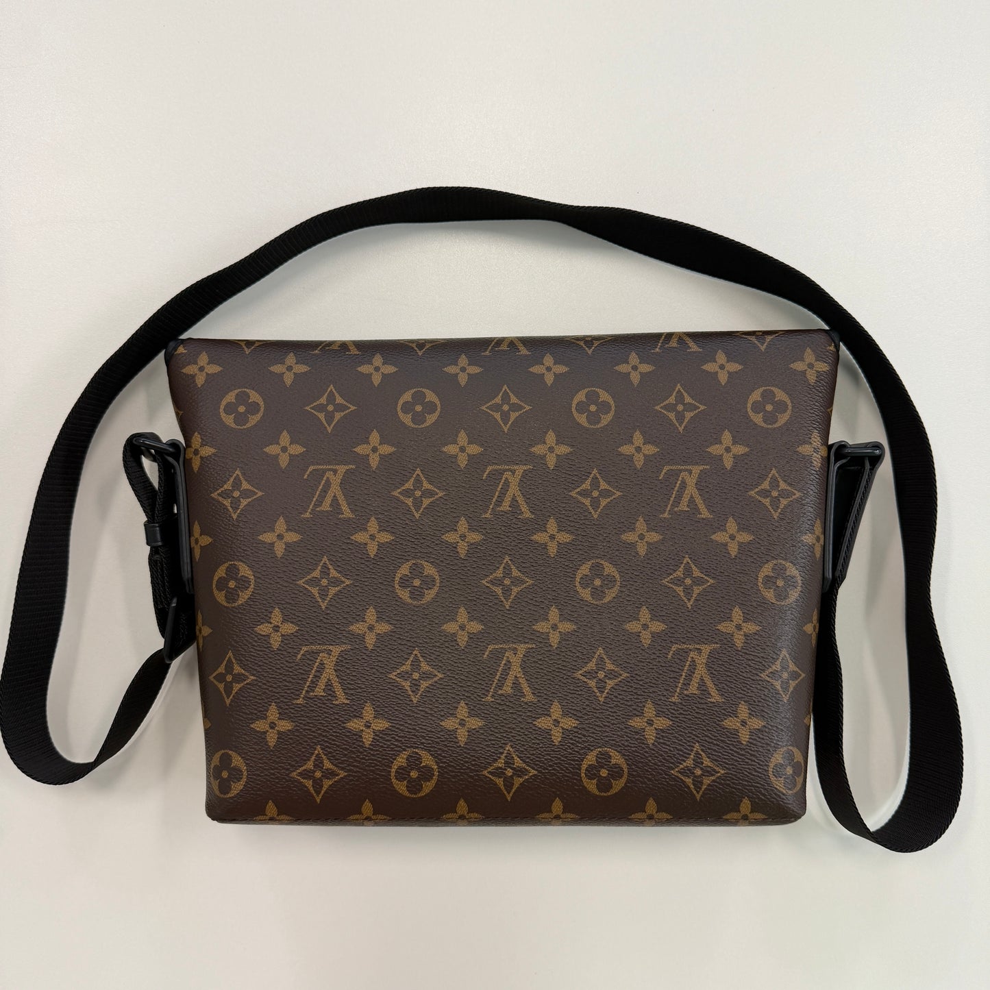 Louis Vuitton Monogram Macassar Canvas Magnetic Messenger