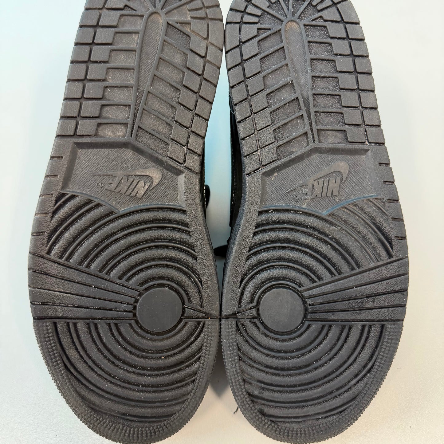 Jordan 1 Low Travis Scott Phantom (Black Friday) (USED NO BOX)