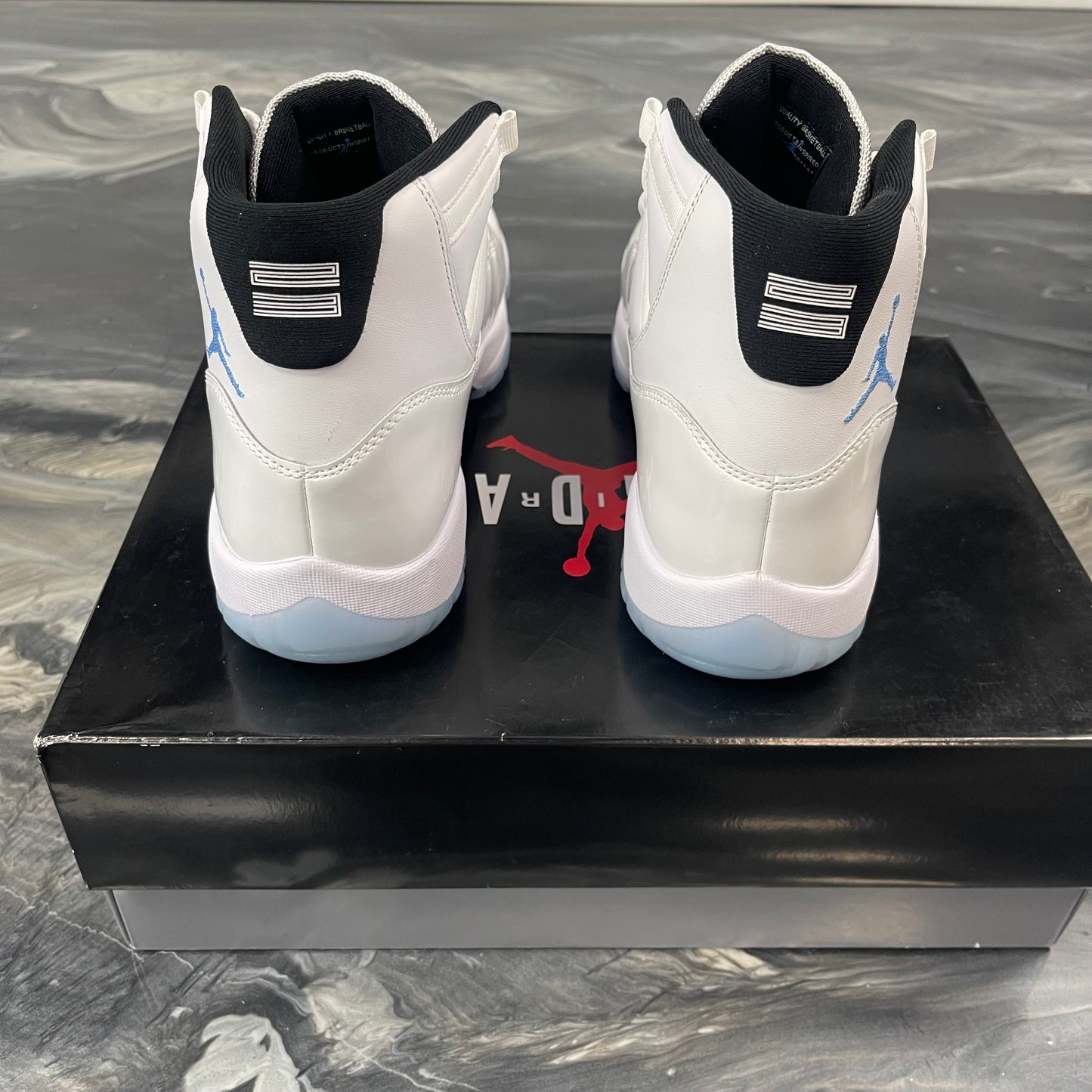 Jordan 11 Retro Legend Blue (USED)