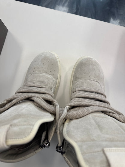 Rick Owens Gray & Off-White
Hollywood Jumbolace Geobasket