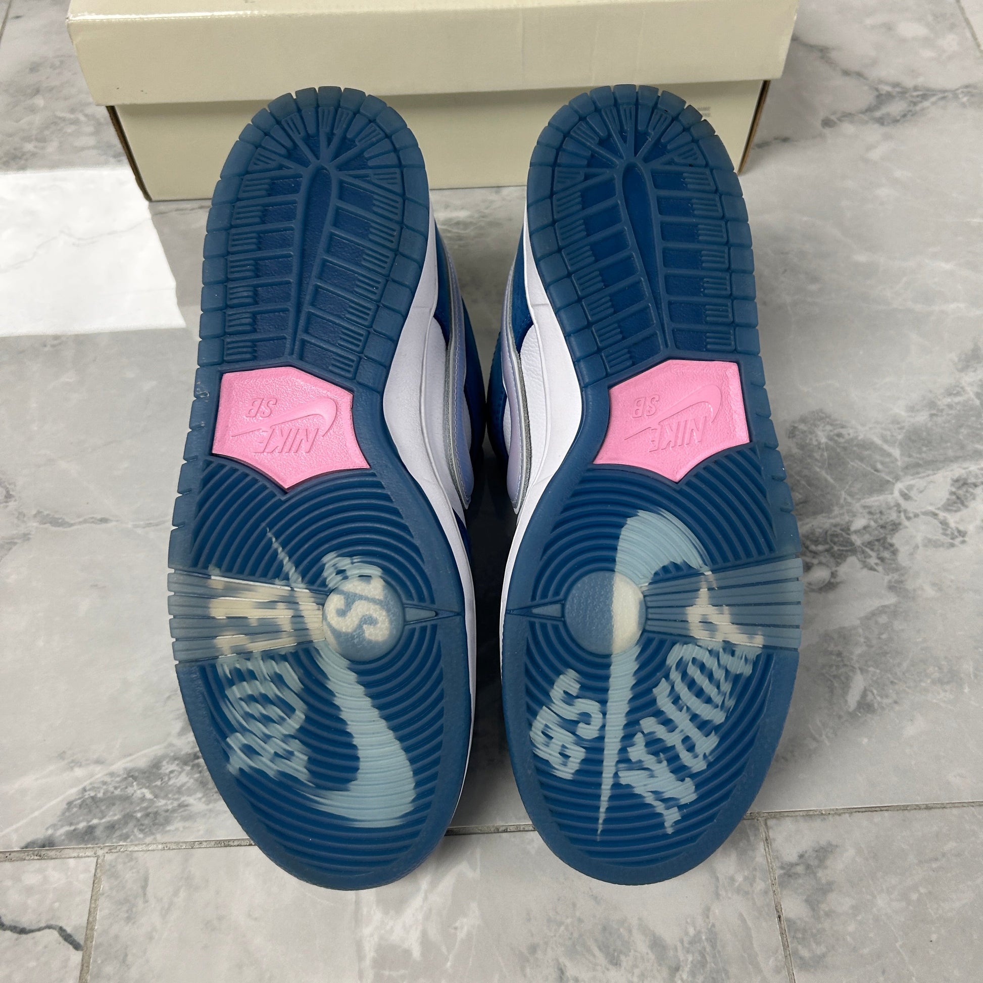 Nike SB Dunk Low Born x Raised - view 6