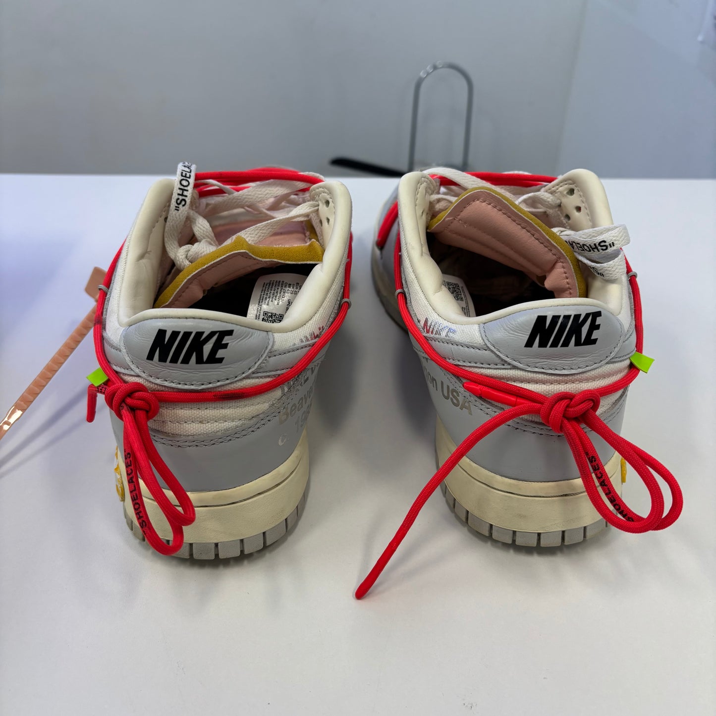 Nike Dunk Low Off White Lot 6 (Used)