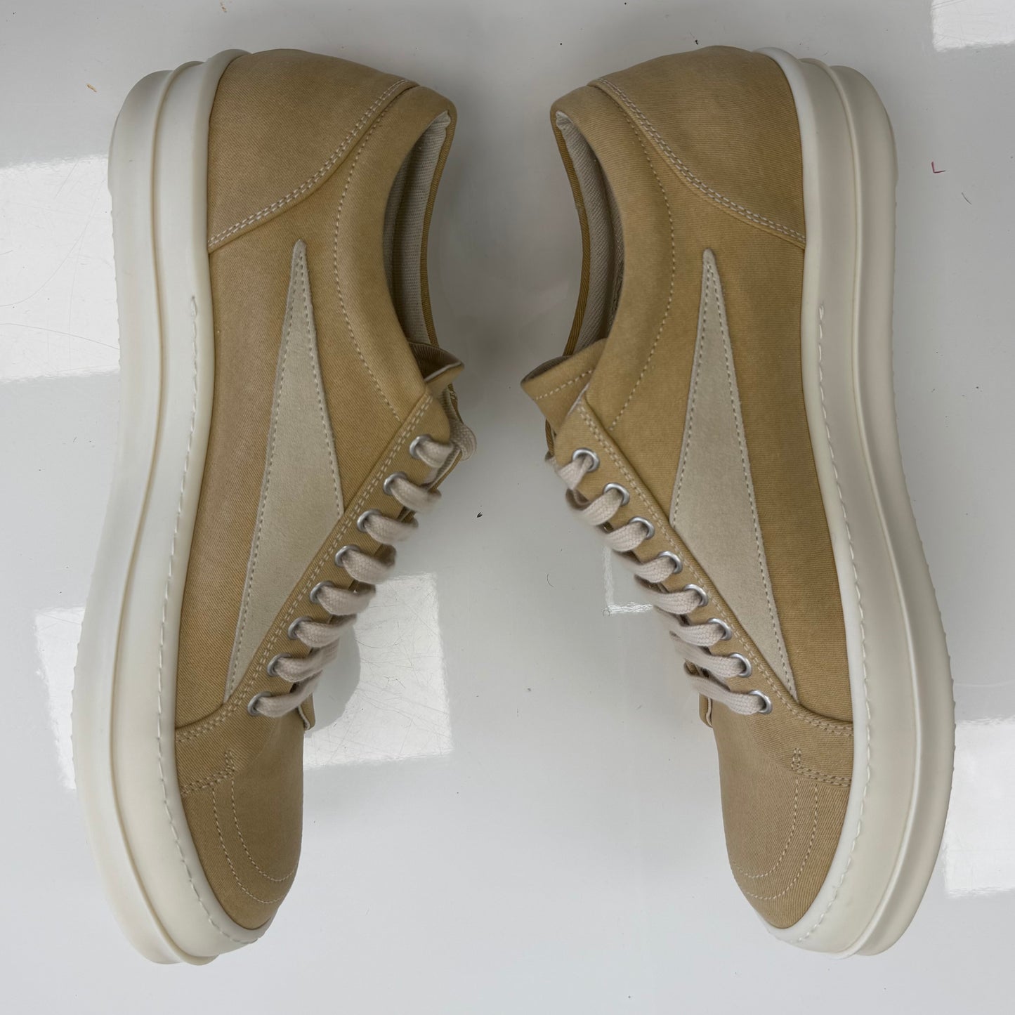 Rick Owens DRKSHDW Hollywood
Vintage Low Parchment Milk