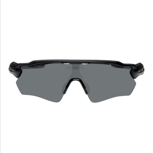 VETEMENTS Black Oakley Edition Shield Sunglasses