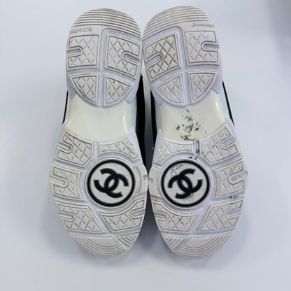 Chanel Runner Foam Black/Pink (USED NO BOX)