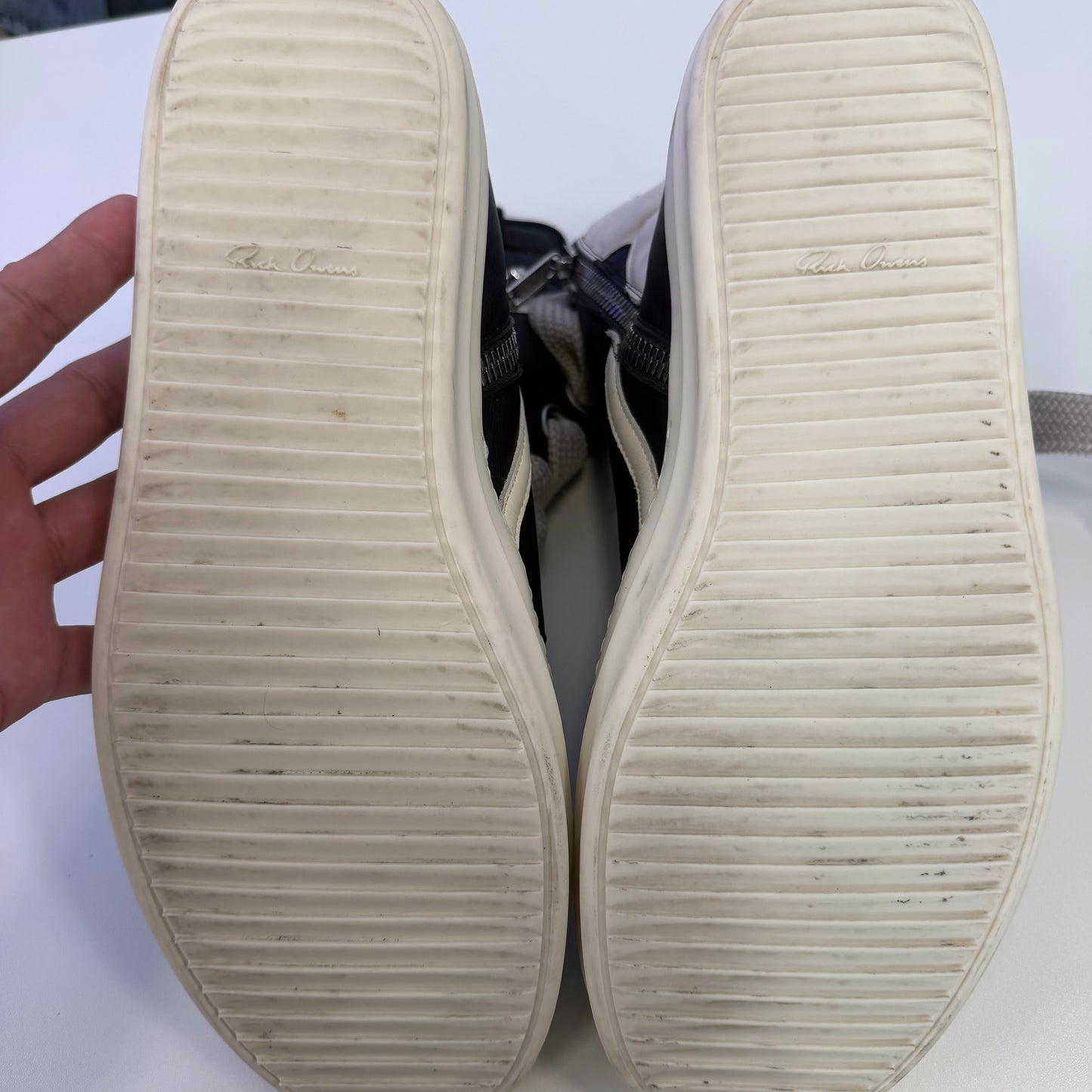 Rick Owens Concordians Jumbo
Laced Geobasket Black Milk (USED NO BOX)