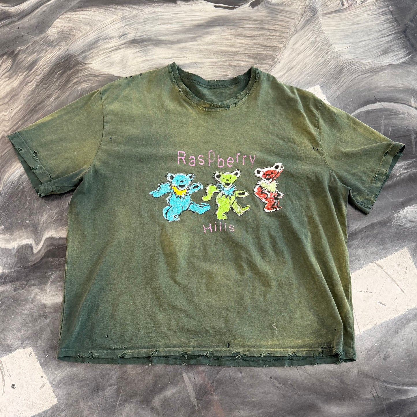 Gv Gallery Raspberry Hills
Grateful Berry Tee Green