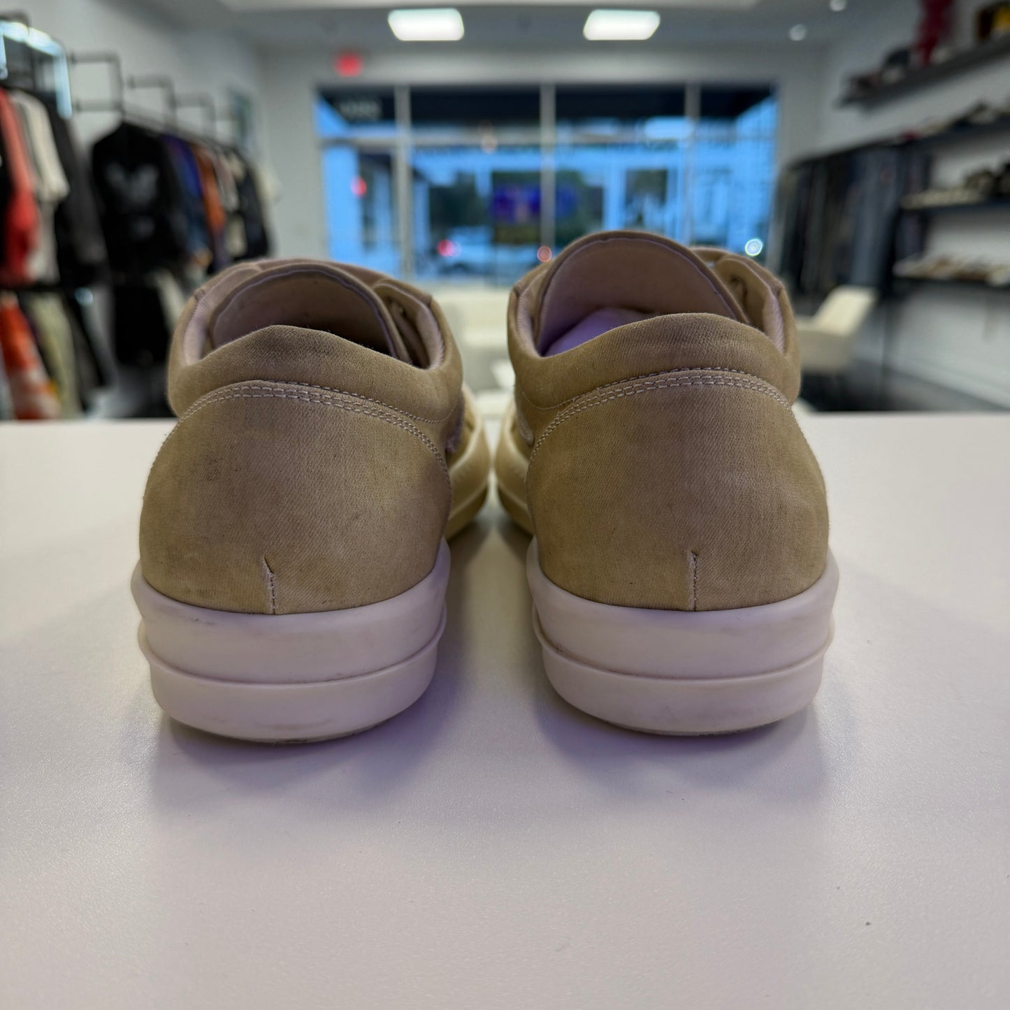 Rick Owens DRKSHDW Hollywood
Vintage Low Parchment Milk (Used)(No Box)