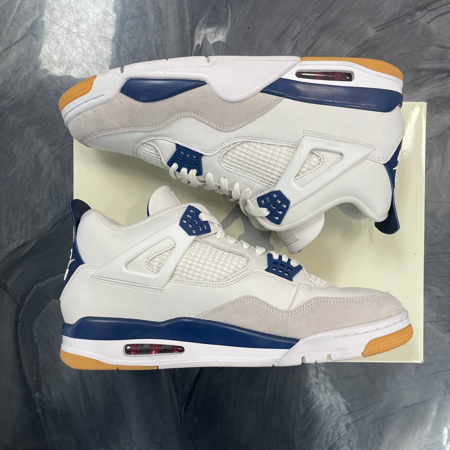 Jordan 4 Retro SB Navy (USED)