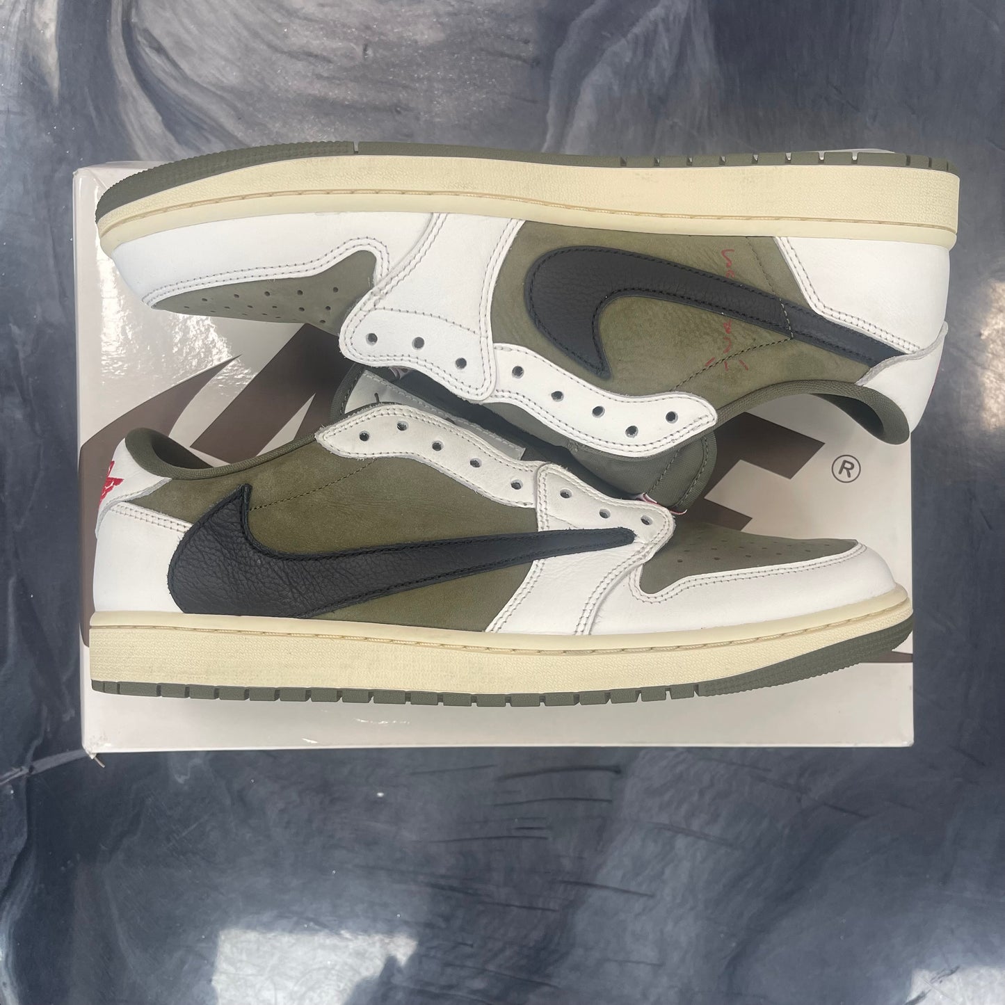 Jordan 1 Retro Low Travis Scott Medium Olive (USED)