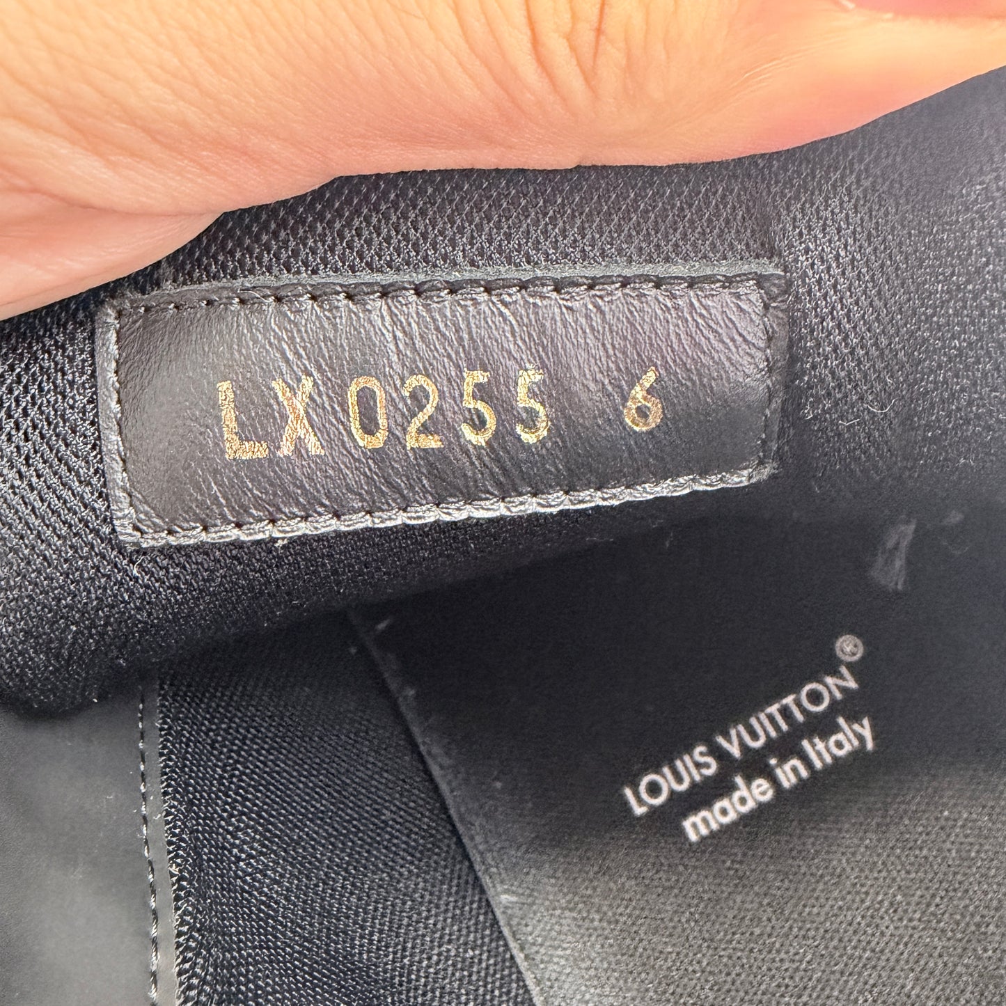 Louis Vuitton Trainer 'Embossed Monogram - Black'
