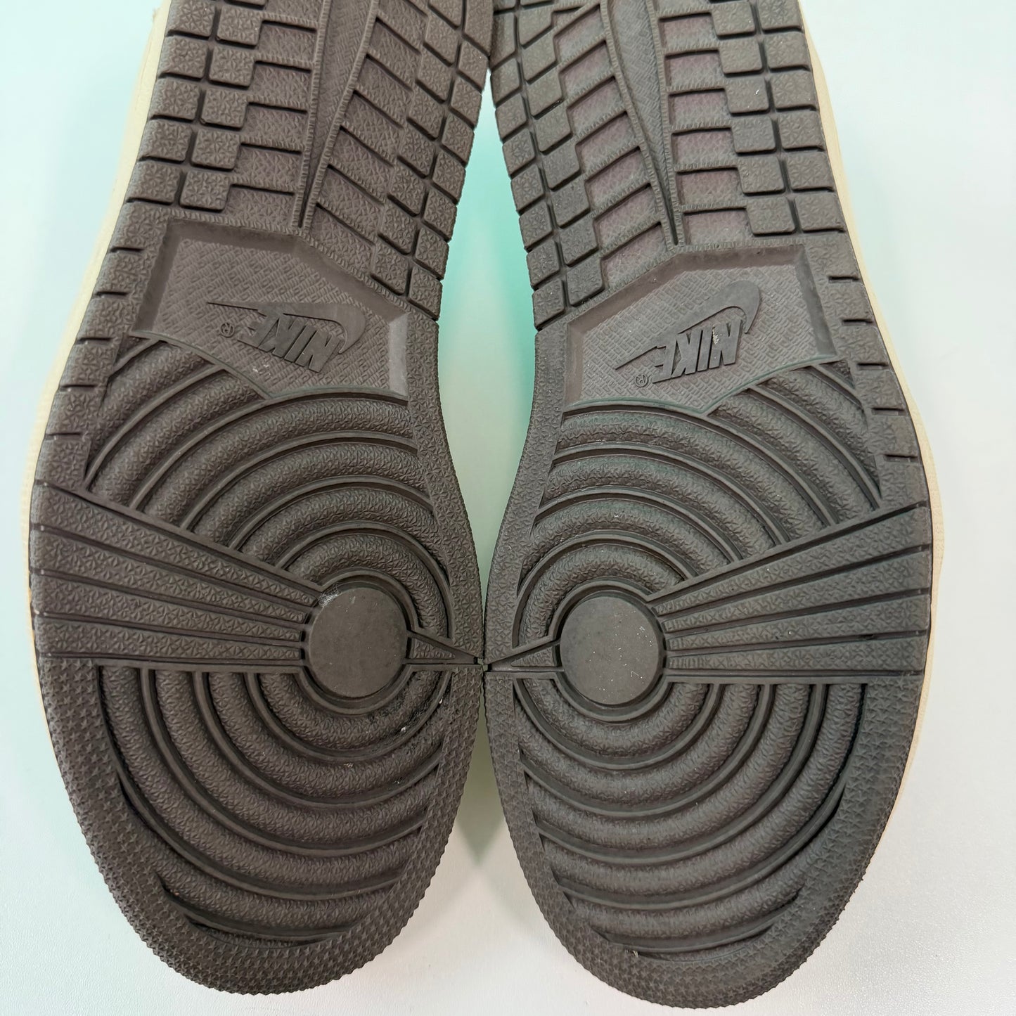 Jordan 1 Low Travis Reverse Mocha (Black Friday) (USED NO BOX)