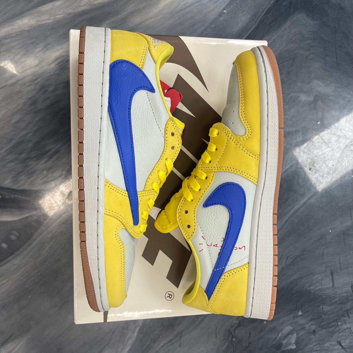 Travis Scott X Jordan 1 Retro Low OG SP 'Canary' (USED)