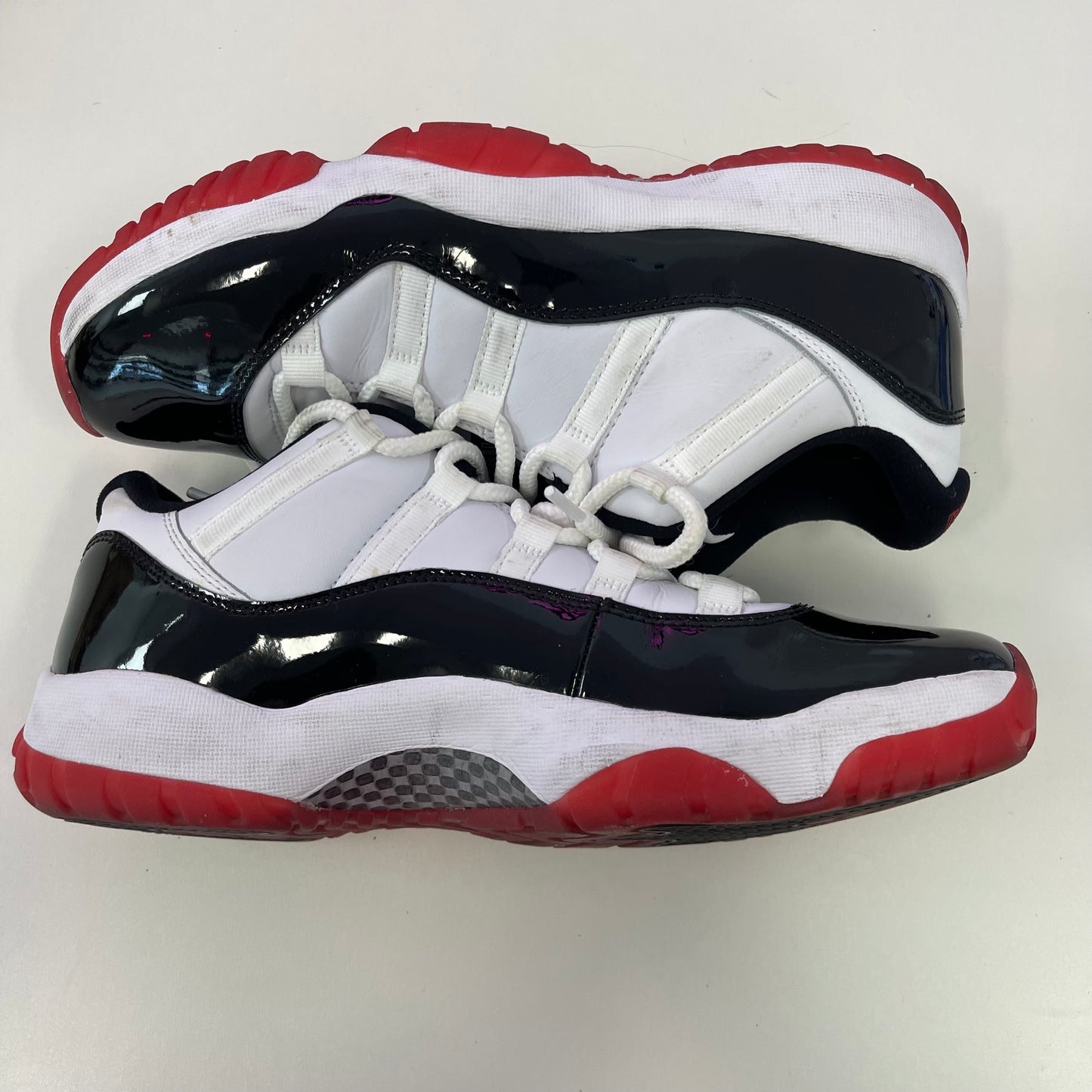 Air Jordan 11 Retro Low 'Concord-
Bred' (USED NO BOX)