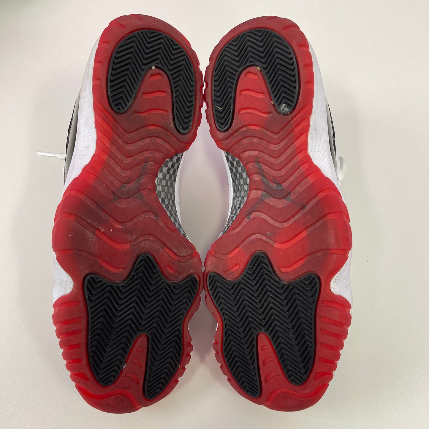 Air Jordan 11 Retro Low 'Concord-
Bred' (USED NO BOX)